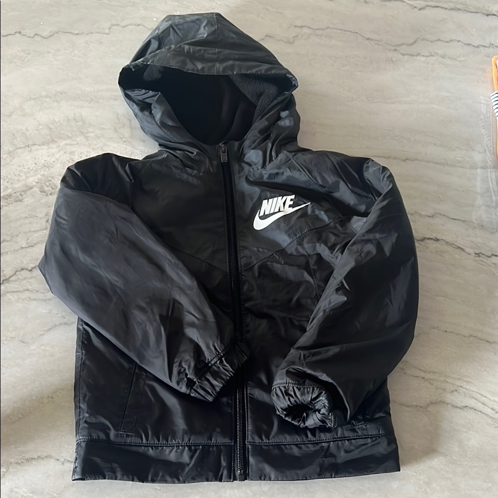 Nike Black Raincoat with Hood and Water-Resistant Material